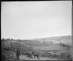 1 vue - Rassemblement de la 72e brigade à Vaux. 1901. (ouvre la visionneuse)
