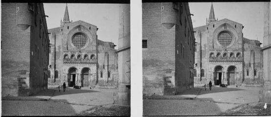 1 vue - Toulouse : basilique Saint-Sernin : portail de la façade ouest. - [entre 1890 et 1920]. - Photographie (ouvre la visionneuse)