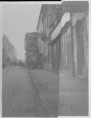 1 vue - Toulouse : rue du pont Montaudran : affichage publicitaire pour les biscuits Lu sur un pan de mur. - 14 mars 1924. - Photographie (ouvre la visionneuse)