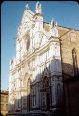 45 vues 3985-3989. Pise : église Santa Maria della Spina, tour penchée, baptistère, le Dôme. 3990-4029. Florence : église Santa Maria Novella, le Dôme, clocher de Giotto, basiliques San Marco et Santa-Croce, coupole de Brunelleschi, Palazzo Vecchio, Ponte Vecchio, Palais Pitti, jardin Boboli, le soir sur l'Arno (3992 bis. Le Dôme / cliché Jean-Louis Trochain).