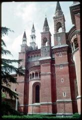 41 vues C 1233. Pavie : jardin botanique. C 1234-1263. La Chartreuse. C 1264-1267. Campagne alentour. C 1268-1271. Eglise San Lanfranco. C 1272. Quartier de la basilique San Teodoro. C 1273. Une rue de Pavie bordée d'immeubles.