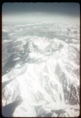 12 vues A 4612-4612 bis. Vues prises d'avion lors du voyage de retour d'Italie. A 4613-4623. Vue sur les Alpes.