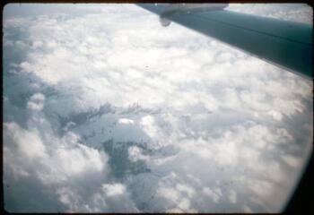 3 vues B 9292-9294. Les Alpes vues d'avion, au retour de Tunisie.