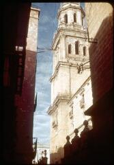 11 vues 2579-2583. Jaén (Andalousie). 2584-2584 bis. Défilé de Despeñaperros. 2585-2586. Madridejos (Tolède, Castille-La Manche) : maisons demi-troglodytes, église. 2587-2588. Tembleque : place, couverts.