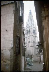 82 vues A 2145 bis, 2152 bis, 2157-2204. Tolède : églises, cathédrale, château, vallée du Tage sous la neige.