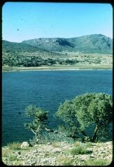 21 vues 2750-2753. Meknès (Maroc) : porte Bab el-Mansour. 2754-2755. Paysage. 2756. Bou Isemsed, près de Fès. 2757-2759. Plante. 2760-2765. Maroc central : lac Daït Afourgah : forêt de pins, Daya. 2763. Dayeb Ifel. 2766-2768. Vue vers l'Oudada (1870 m.). 2769. Forêt de Takeltouat.