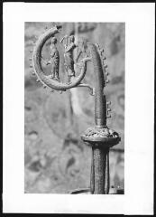 1 vue Crosse de bâton épiscopal en métal.