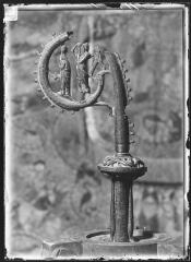 1 vue Crosse de bâton épiscopal en métal.