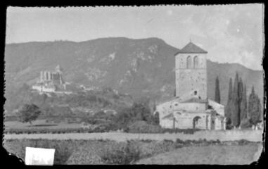 1 vue Vue générale avec Saint-Bertrand-de-Comminges dans le fond.