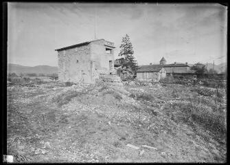 1 vue Premières fouilles : maison et grange Vaqué.