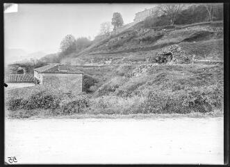 1 vue Le chantier du théâtre après les fouilles.