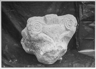 2 vues Film 3, cliché 30. Chapiteau.