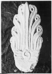 2 vues Film 20, cliché 25. Antéfixe.