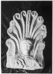 2 vues Film 20, cliché 34. Antéfixe.