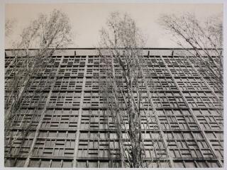 4 vues Vue rapprochée de la façade.