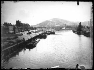 1 vue Rouen : quai de Paris : la côte Sainte-Catherine. - 1896. - Photographie