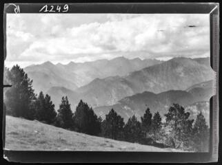2 vues Du col d'Ordino vers Coma Pedrosa / cliché Henri Gaussen. - 27 août 1922.