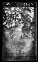 3 vues Olot : fontaine St Roch / cliché Henri Gaussen. - 8-11 octobre 1924.