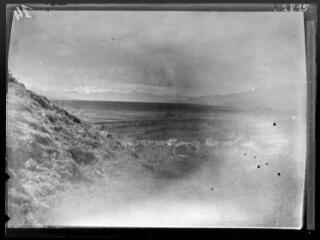 1 vue Plateau de Cerdagne : vue prise d'au-dessus de Saillagouse vers la sierra de Cadi. - 9-13 avril 1922.