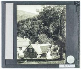 2 vues Jouéou : laboratoire forestier. - août 1936.