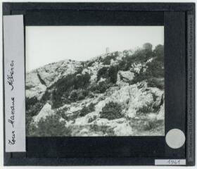 2 vues Albères. Sorède : tour de la Massane. - 17 avril 1927.