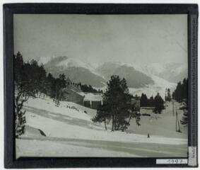 2 vues Ermitage de Font-Romeu, vue vers Eyne et le Puigmal. - 22 février 1938.