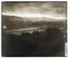2 vues Gare de Pau. Panorama des Pyrénées vu depuis le boulevard des Pyrénées à Pau. - 14 octobre 1944.