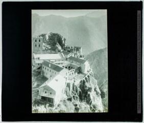 2 vues Abbaye de Saint-Martin-du-Canigou / cliché Henri Gaussen. - 3 janvier 1924.