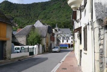 2 vues Entrée du village du côté de Marignac / Maryvonne Spiesser photographe. - 27 septembre 2020. - 2 photographies numériques