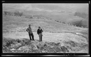 1 vue Aménagement du point d'eau pour l'abreuvoir de Loupu à Portet-de-Luchon : . - 23 mars 1948. - Photographie