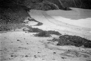 1 vue Monticules morainiques du glacier oriental (aval).