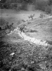 1 vue Rigole pavée des prairies de Herran : partie supérieure / photographie Sulzlée. - 18 septembre 1911. - Photographie