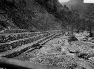 1 vue Vue de la partie moyenne prise de la passerelle Comet vers l'aval. - 1936. - Photographie