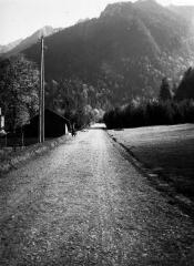 1 vue Partie supérieure aux environs de la maison forestière de Jouéou (passerelle Comet). - 1937. - Photographie