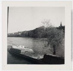 1 vue Vue de Villemur et du Tarn prise rive gauche du Tarn.