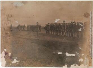 1 vue Soldats alignés.