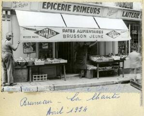 1 vue « Bruneau à La Charité, avril 1954 ». Tente.