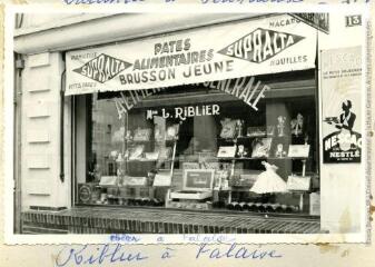 1 vue « Riblier à Falaise ». Tente.