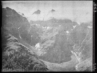 1 vue Luchon : cirque de la Glère vu du Laou d'Esbas (mail d'Aueran). - août 1936.
