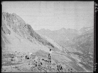 1 vue Luchon : vallée de l'Esera du côté espagnol, du port de Venasque, vue vers l'est. - août 1936.