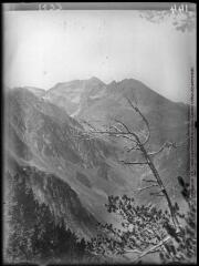 1 vue Cauterets : du Péguère vers le Barbat, Ilhéou. - août-septembre 1942.