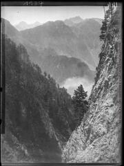 1 vue Cauterets : chemin du Péguère, vue vers l'ouest. - août-septembre 1942.