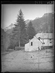 1 vue Plantation de fruitiers à Jouéou. - mars-avril 1936.