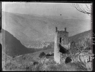 1 vue Chapelle ruinée et Vernet-les-Bains / cliché Henri Gaussen. - 3 janvier 1924.