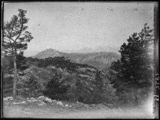 1 vue Du massif du Port del Comte vers le Puigmal. - avril 1926.