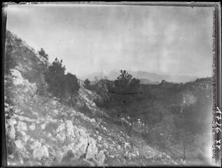 1 vue Du massif de Port del Comte vers le Puigmal. - avril 1926.