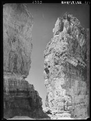 1 vue Brèche de Roland. Vue prise côté français. - 20 juillet 1948.