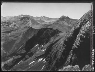 1 vue Barrosa. Vue prise du col de Barroude, au niveau de la frontière. - 26 juillet 1948.