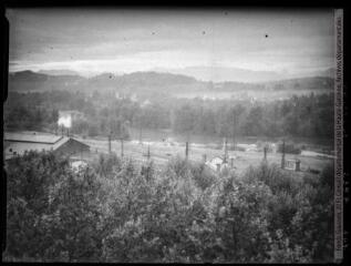 1 vue Gare de Pau. Panorama des Pyrénées vu depuis le boulevard des Pyrénées à Pau. - 14 octobre 1944.