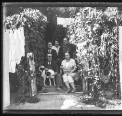 12 vues Formats 6 x 6,5 cm, 6 x 13 cm.